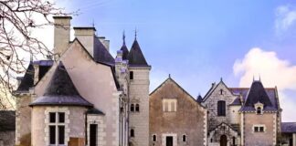 Es argentino, compró un castillo en ruinas en Francia y lo refaccionó