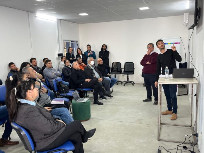 La reconversión y eficiencia energética fueron abordadas en importante taller (2)