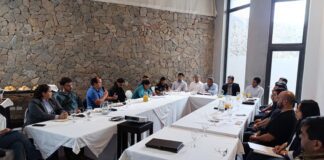 Reunión entre el intendente Cusipuma, empresas y proveedores mineros