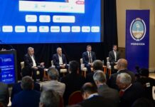 El gobernador participó de la Mesa del Cobre en Mendoza