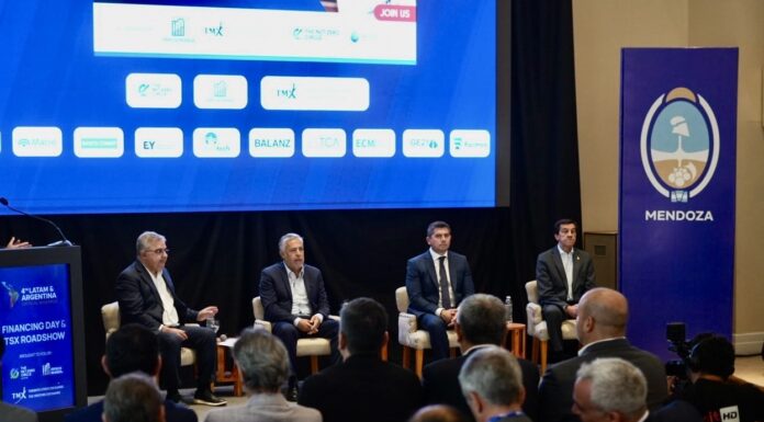 El gobernador participó de la Mesa del Cobre en Mendoza