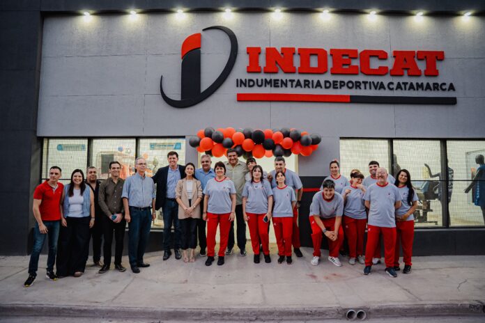 Fábrica de indumentaria deportiva estrenó casa propia con apoyo del Gobierno (2)
