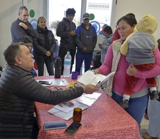 “Vivienda Más Cerca” llegó al Loteo Parque Sur para acercar soluciones y facilitar trámites a los vecinos