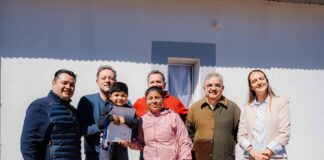 Entrega de viviendas en Hualfín y convenio para obras en el Complejo Termal