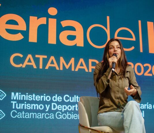 Sofía Calvo presentó un libro que invita a escuchar lo que la ansiedad viene a decirnos